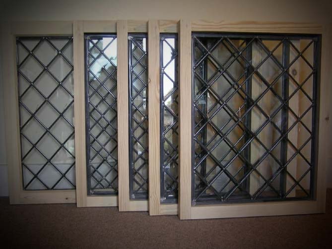 Stained glass windows & leaded lights maker in Somerset. Design, repair